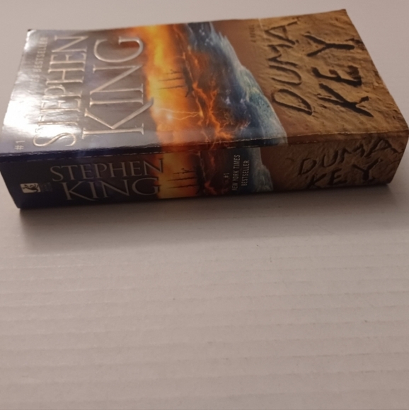 4/$30 "Duma Key" by Stephen King - Paperback Book - Picture 3 of 5